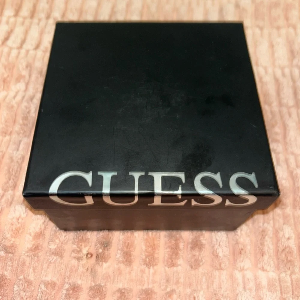 Guess new without